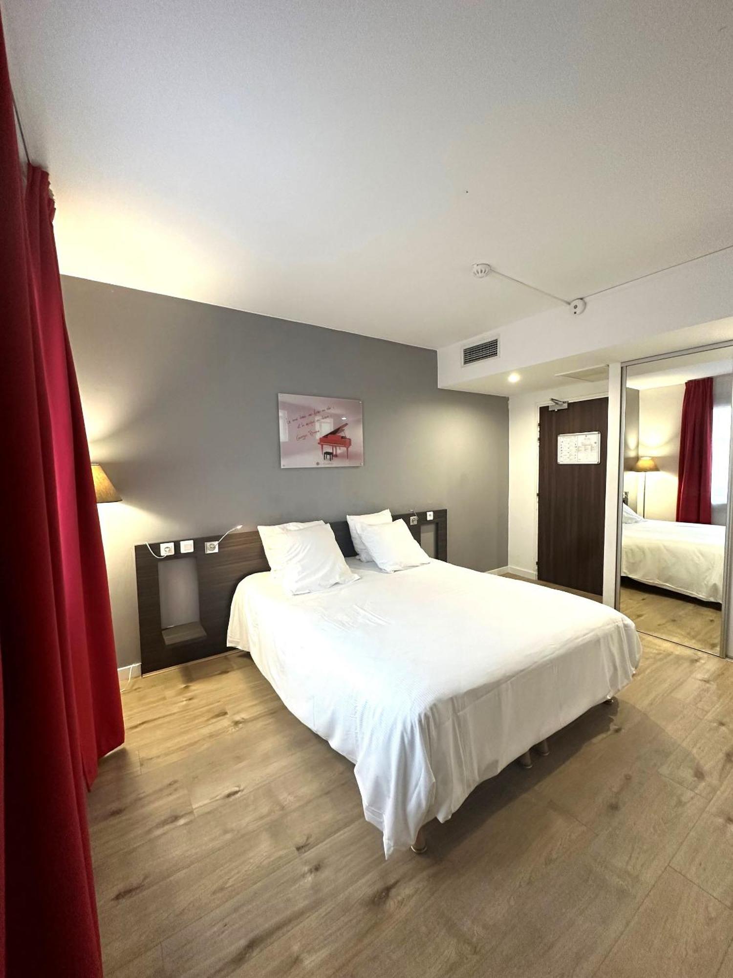Hotel Le Cousture Тулуза Екстериор снимка